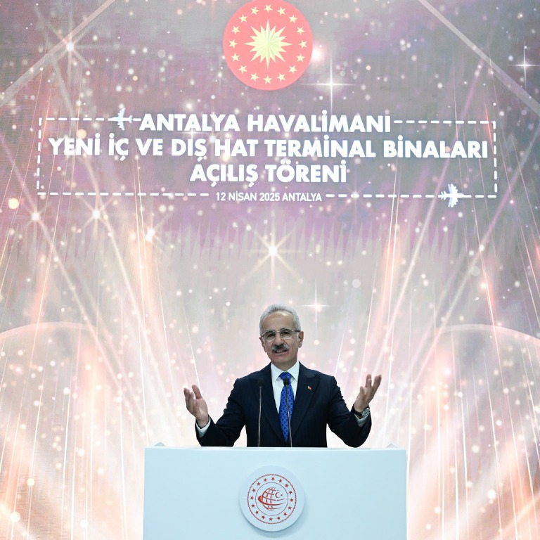 ANTALYA HAVALİMANI YENİ TERMİNAL BİNALARI BİR YILDIR HİZMETTE