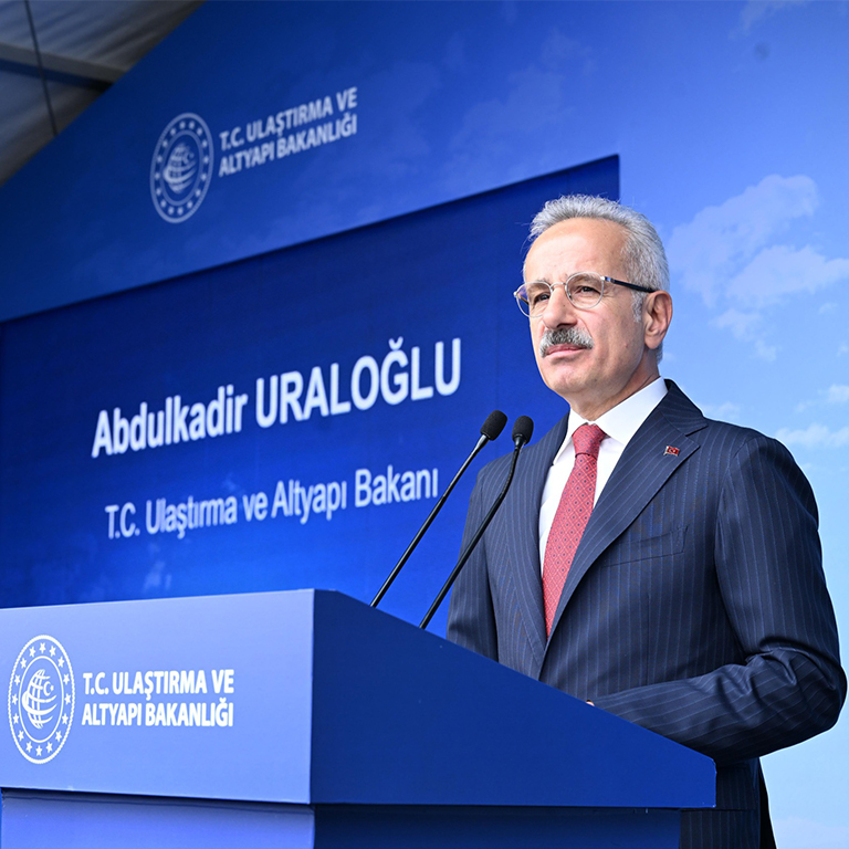 İSTANBUL HAVALİMANI’NIN İLK DOĞU-BATI PİSTİ YARIN AÇILIYOR