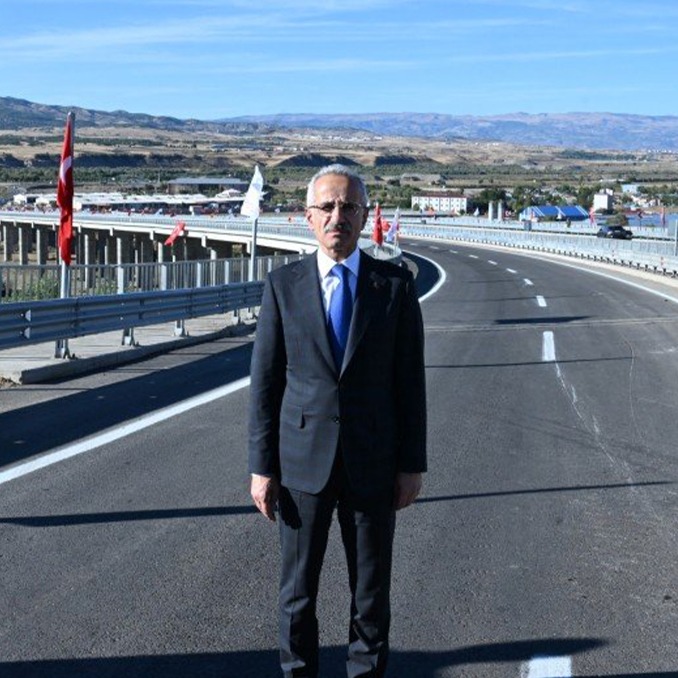 TÜRKİYE’DEKİ ARAÇLARIN YARISI BAYRAMDA OTOYOLLARDAYDI