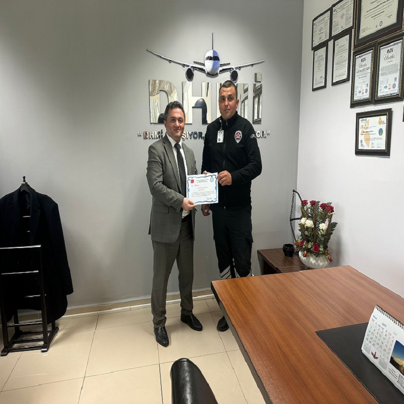 HAVALİMANIMIZDA ÖZEL GÜVENLİK GÖREVLİLERİNE TEŞEKKÜR BELGESİ TAKDİM EDİLDİ