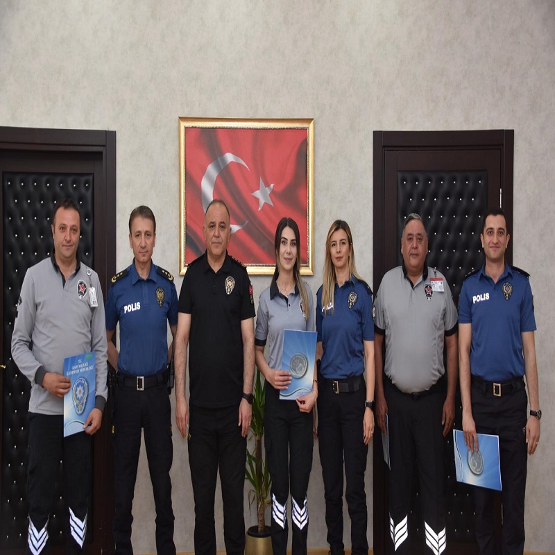 KARS İL EMNİYET MÜDÜRLÜĞÜ’NDE ÖZEL GÜVENLİK PERSONELLERİMİZE PLAKET VERİLDİ