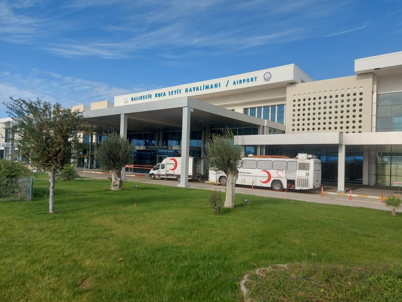 Balıkesir Koca Seyit Havalimanı’nda Kızılay Haftası’nda Kan Bağışı Etkinliği