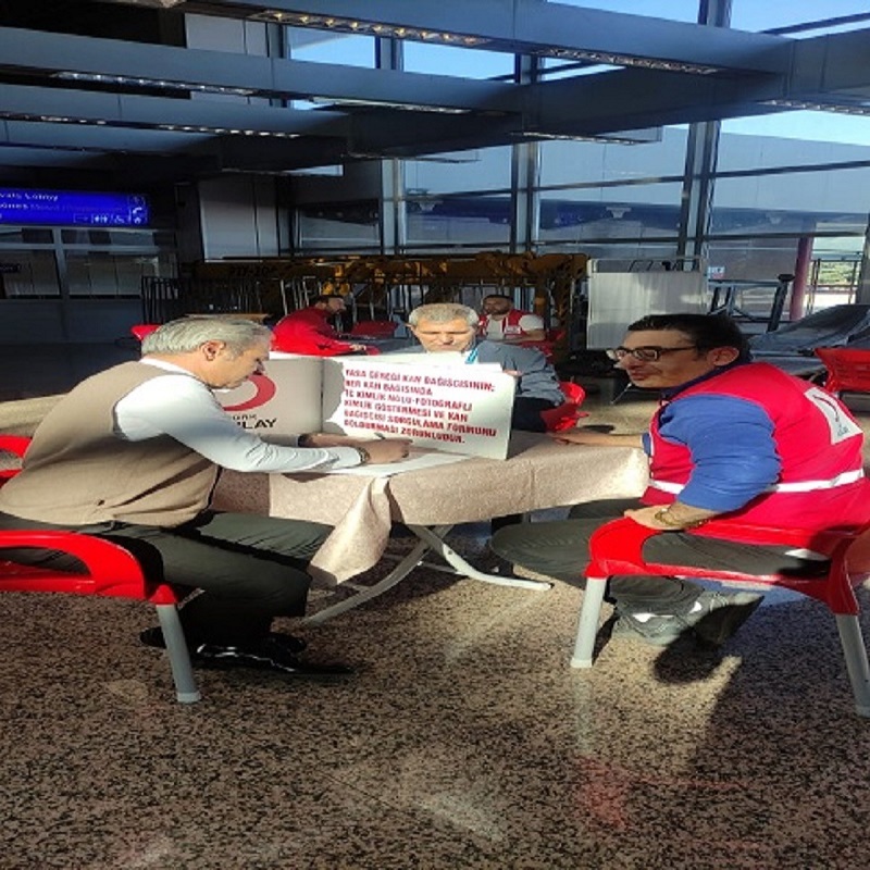 HAVALİMANIMIZDA DÜZENLENEN KAN BAĞIŞI KAMPANYASINA YOĞUN İLGİ GÖSTERİLDİ