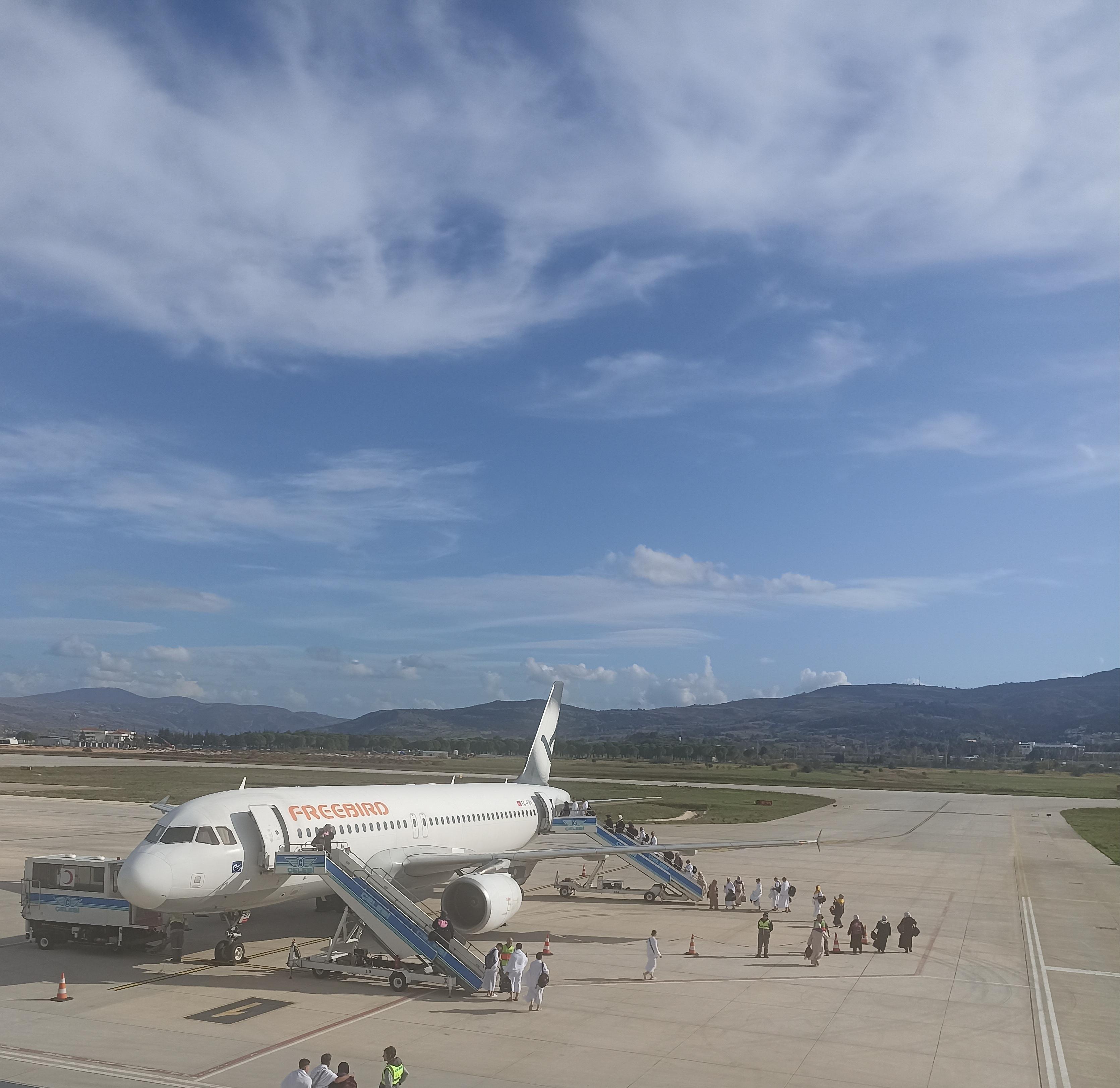 Çanakkale Havalimanında Umre Uçuşu Yoğunluğu 