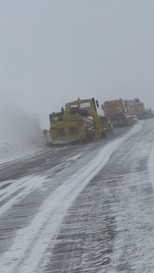 HAVALİMANIMIZDA KAR VE BUZLANMAYA KARŞI YOĞUN MÜCADELE