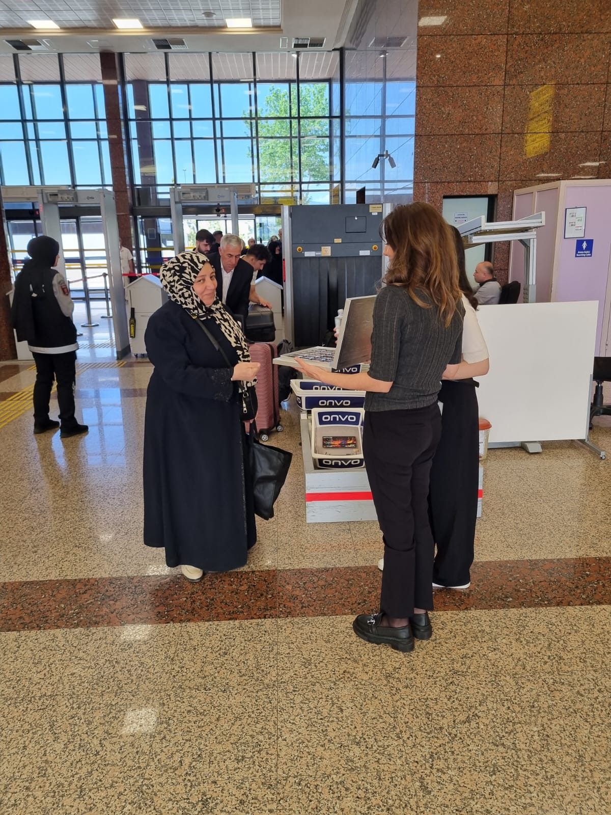 DEVLET HAVA MEYDANLARI İŞLETMESİ’NİN 92. KURULUŞ YIL DÖNÜMÜ HAVALİMANIMIZDA KUTLANDI