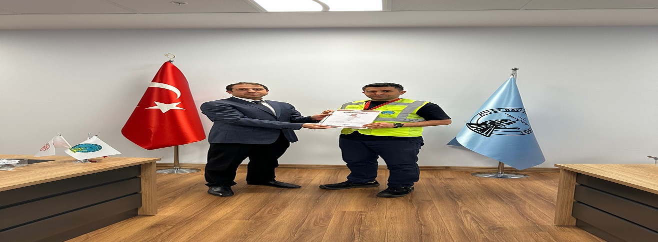 GAZİANTEP HAVALİMANI PERSONELLERİNE VALİLİK TARAFINDAN BAŞARI BELGESİ VERİLDİ