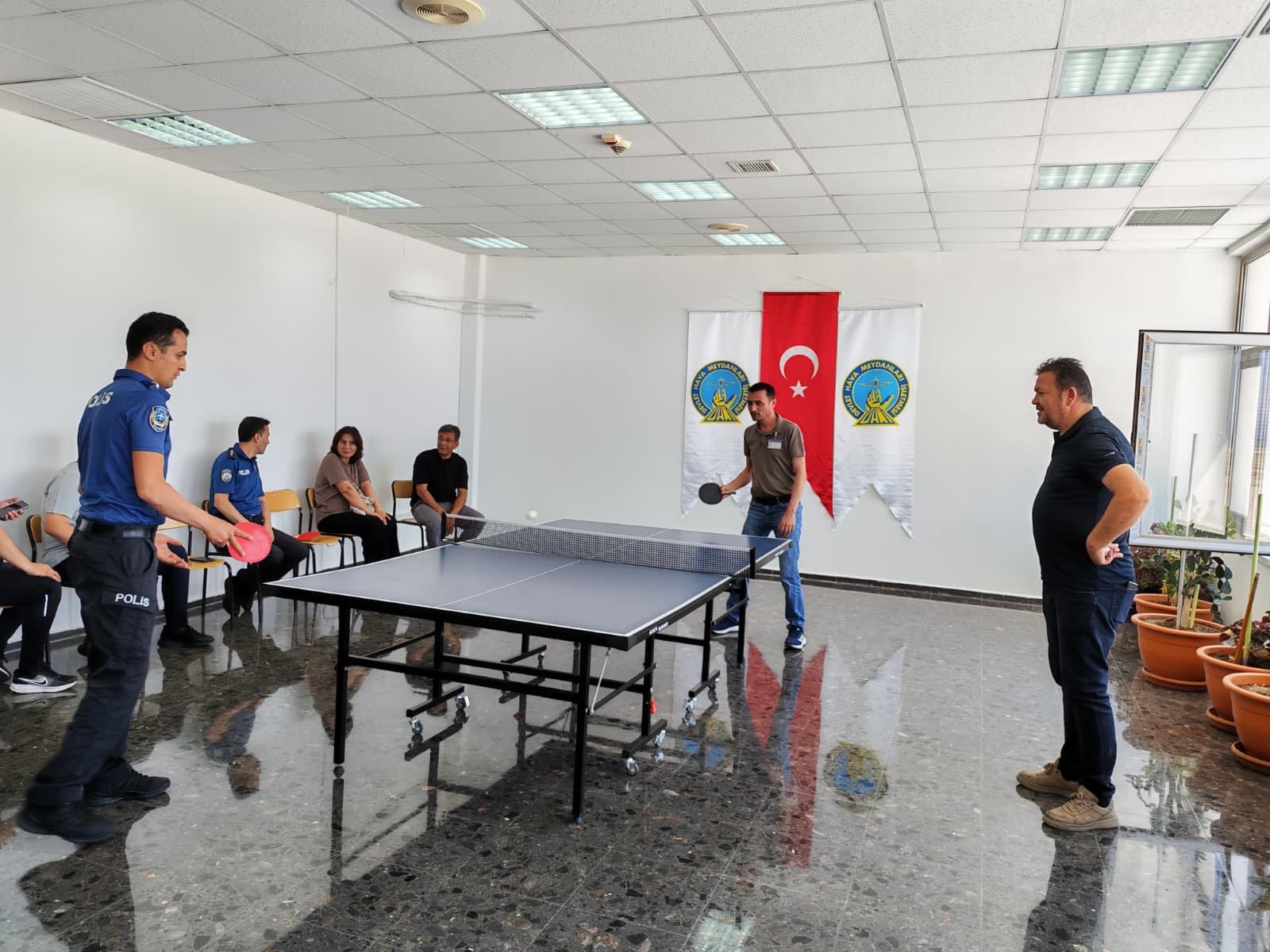 Isparta Süleyman Demirel Havalimanında Masa Tenisi Turnuvası Düzenlendi
