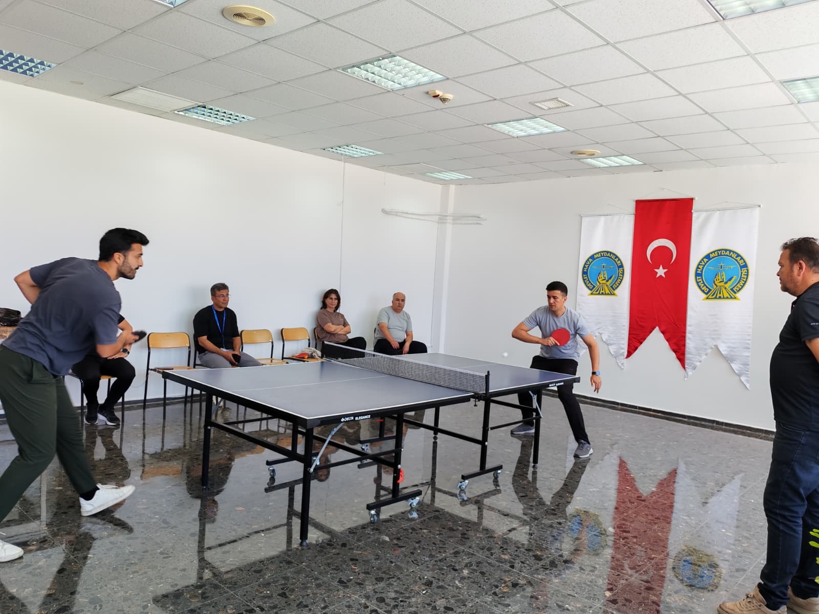Isparta Süleyman Demirel Havalimanında Masa Tenisi Turnuvası Düzenlendi