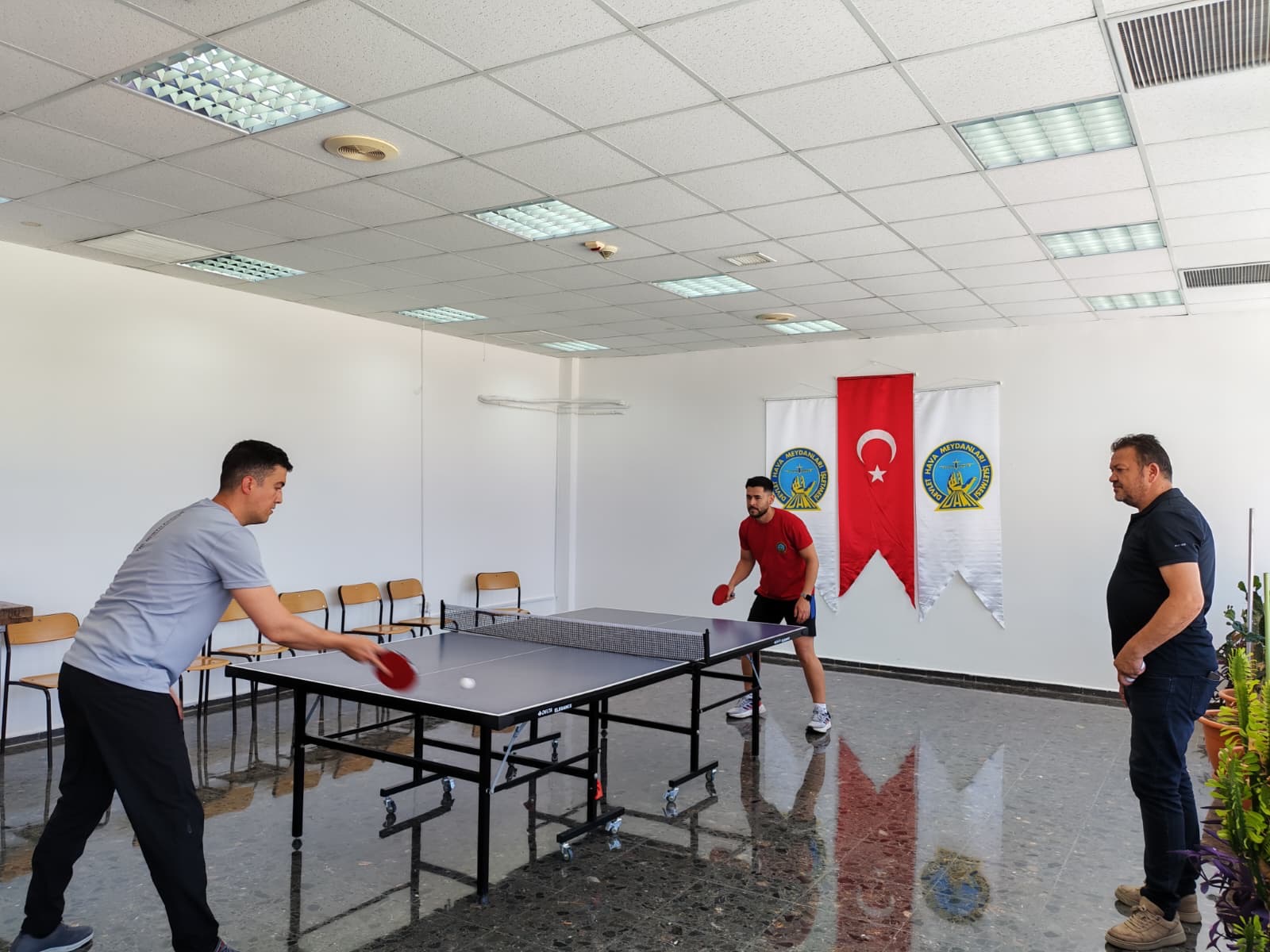 Isparta Süleyman Demirel Havalimanında Masa Tenisi Turnuvası Düzenlendi