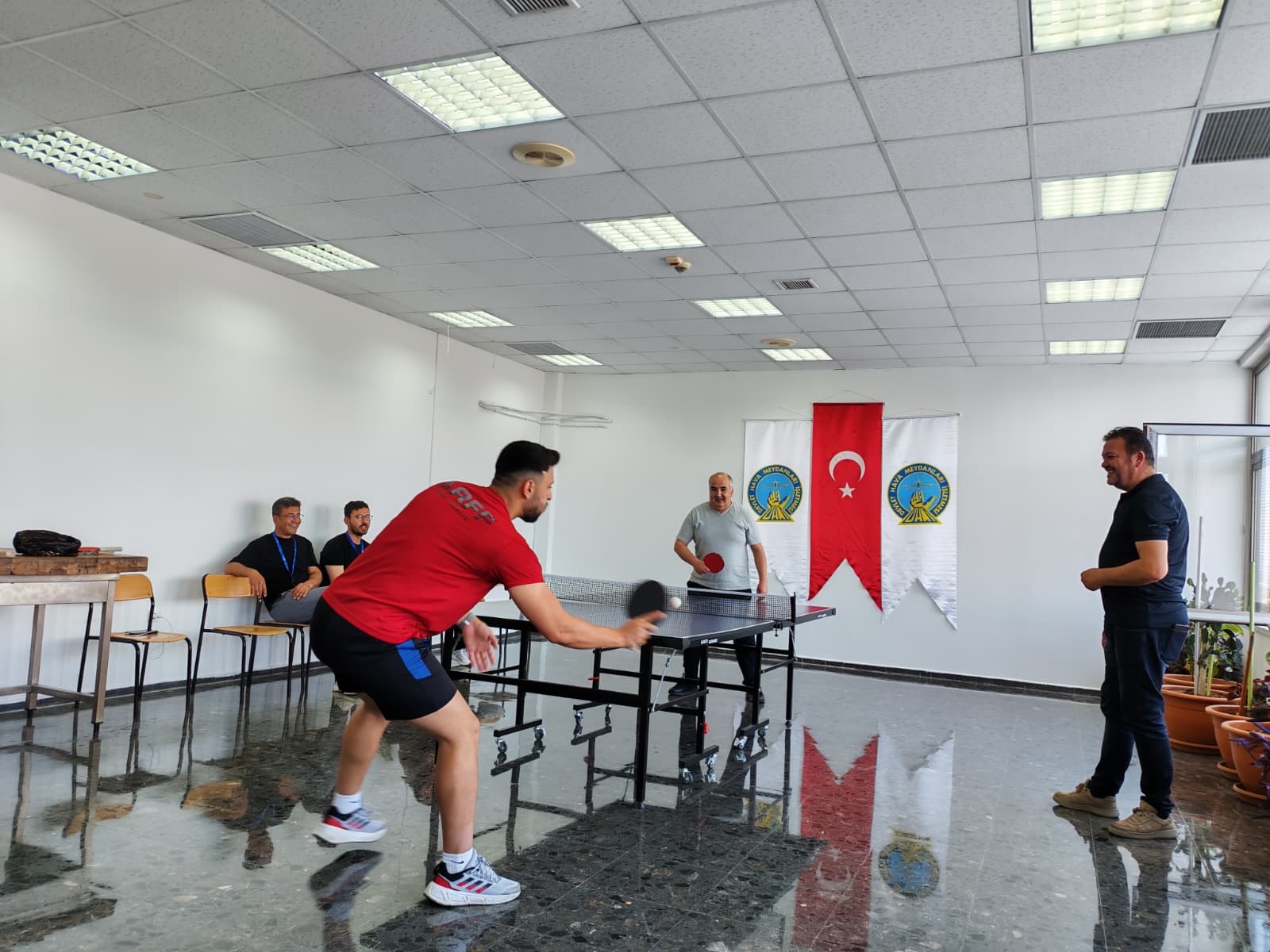 Isparta Süleyman Demirel Havalimanında Masa Tenisi Turnuvası Düzenlendi