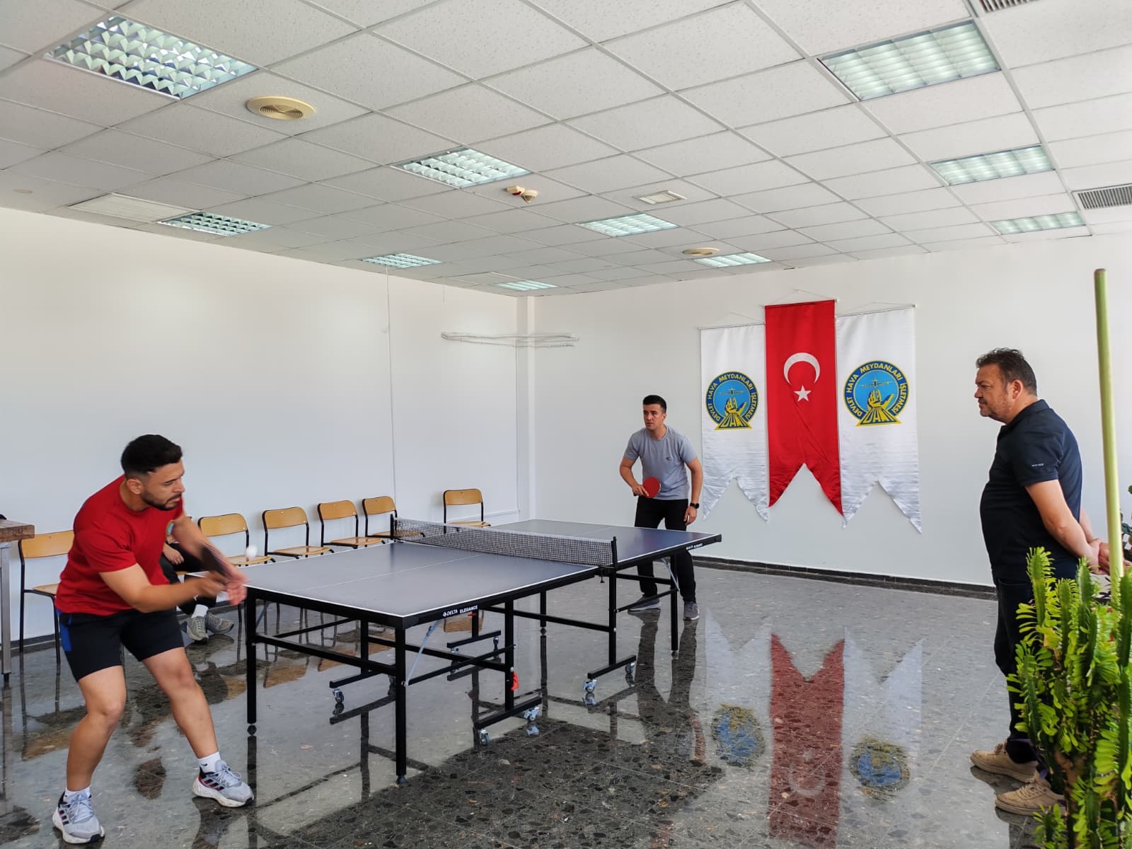 Isparta Süleyman Demirel Havalimanında Masa Tenisi Turnuvası Düzenlendi