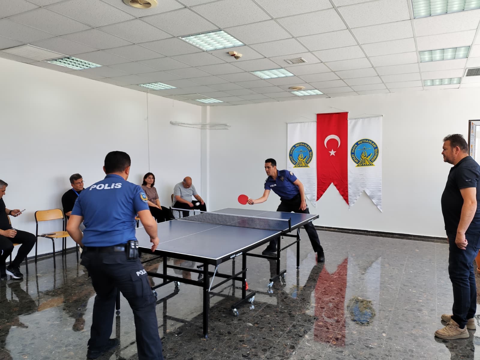 Isparta Süleyman Demirel Havalimanında Masa Tenisi Turnuvası Düzenlendi