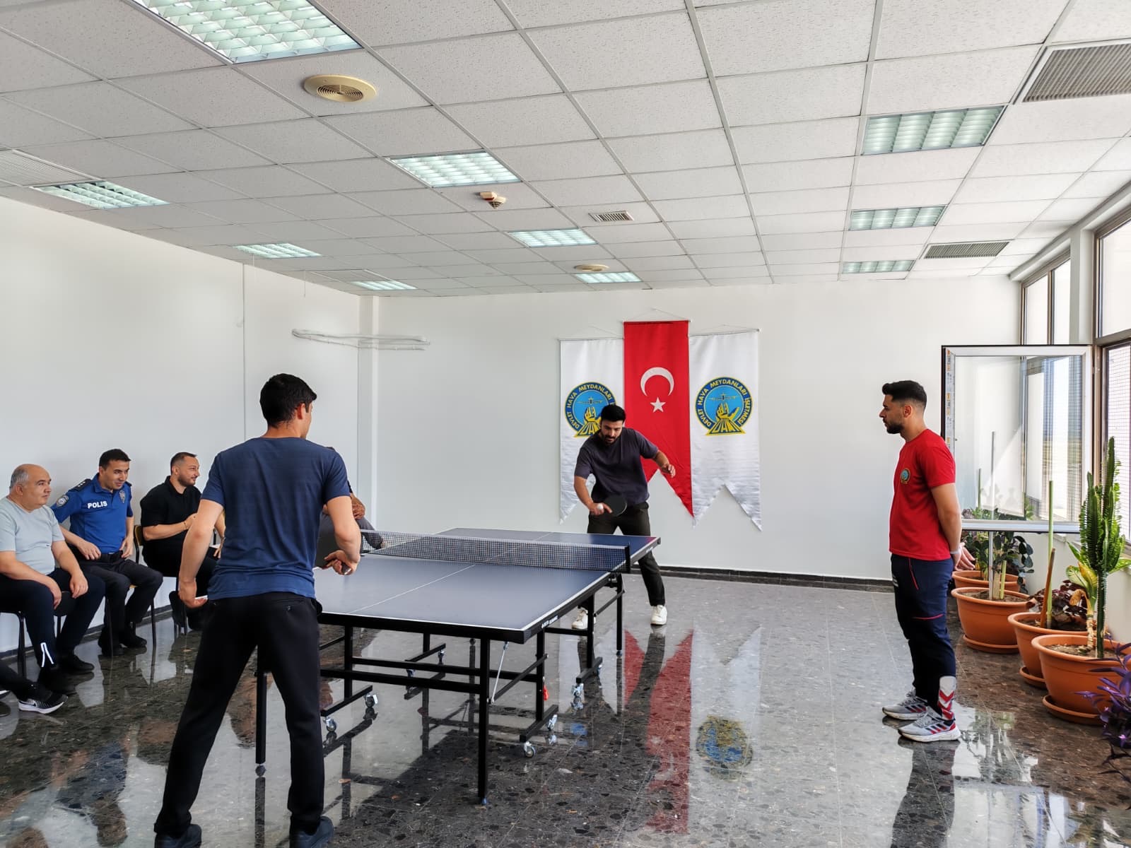 Isparta Süleyman Demirel Havalimanında Masa Tenisi Turnuvası Düzenlendi