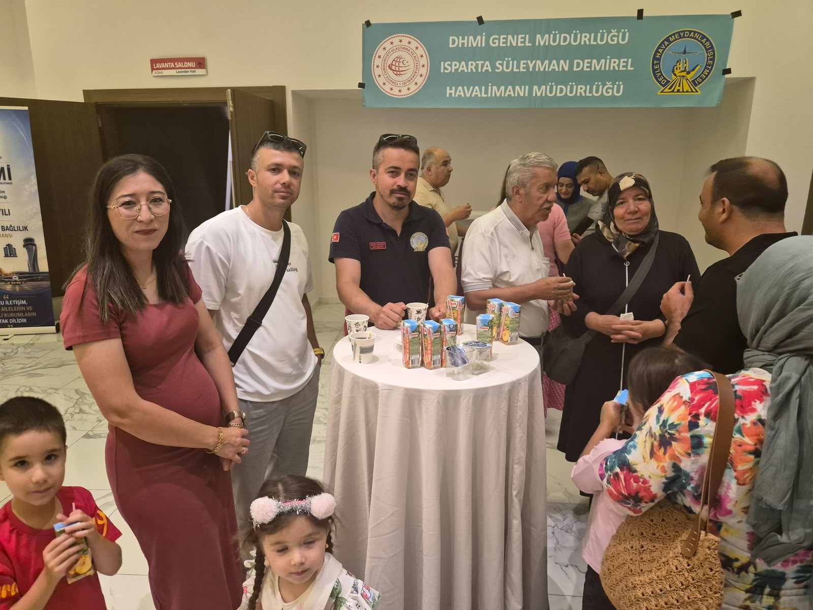 HAVALİMANI ÇALIŞANLARINA ve AİLELERİNE  KURUMSAL BAĞLILIK, ETKİLİ İLETİŞİM ve KAMUSAL ALANDA PROTOKOL KURALLARI EĞİTİMİ VERİLDİ
