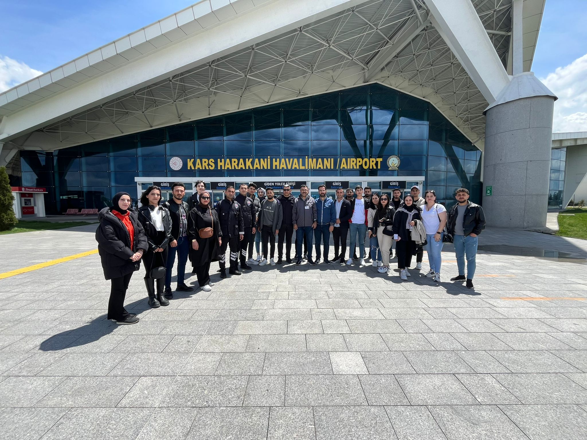 KARS KAFKAS ÜNİVERSİTESİ SARIKAMIŞ MESLEK YÜKSEKOKULU ÖZEL GÜVENLİK VE KORUMA BÖLÜMÜ ÖĞRETMEN VE ÖĞRENCİLERİ HAVALİMANIMIZI ZİYARET ETTİ