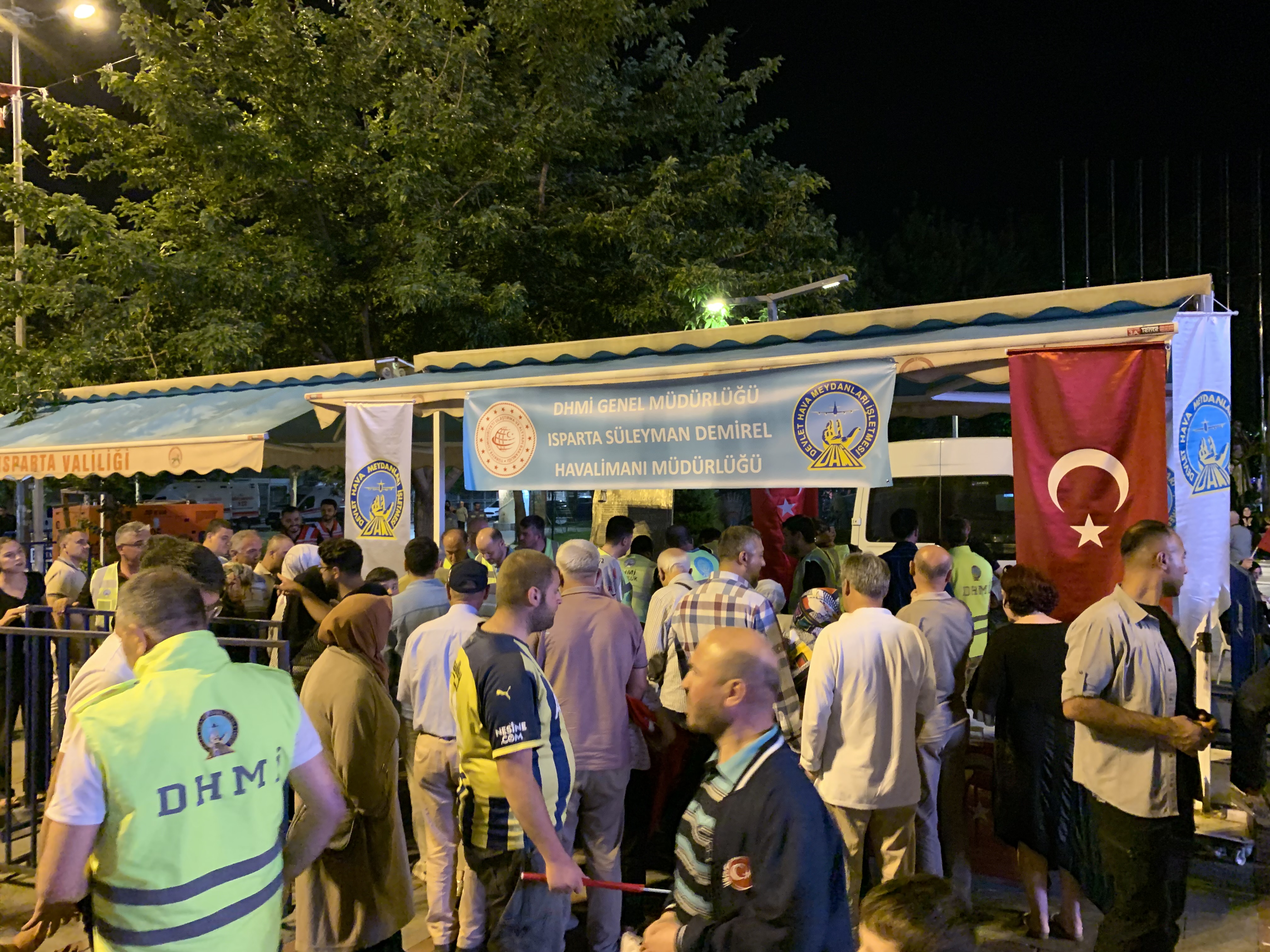15 Temmuz Demokrasi ve Milli Birlik Günü Anma Etkinlikleri kapsamında Havalimanımız tarafından 15 Temmuz Cumhuriyet ve Demokrasi Meydanı’nda vatandaşlarımıza çorba ikram edilmiştir.
