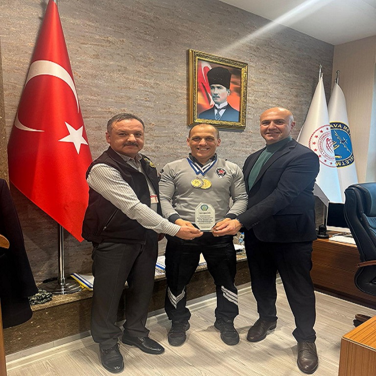 DHMİ SİNOP HAVALİMANI MÜDÜRLÜĞÜ ÖZEL GÜVENLİK GÖREVLİSİ ÇAĞDAŞ CANEL BALKAN ŞAMPİYONASINDA MADALYA KAZANDI