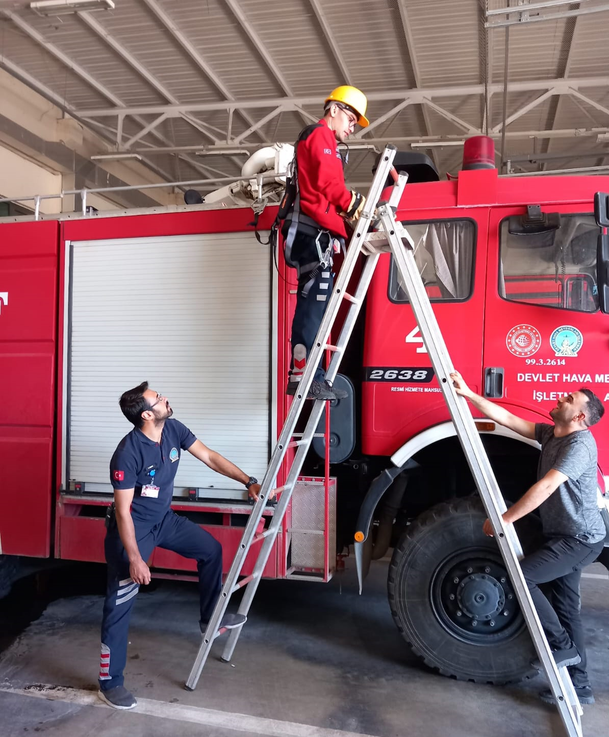 HAVALİMANLARIMIZDA YÜKSEKTE ÇALIŞMA EĞİTİMİ VERİLDİ