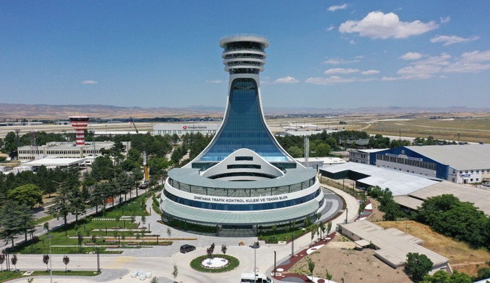 Esenboğa Havalimanının Kapasite Artırımına Yönelik İlave Yatırımların Yapımı ile İç/Dış Hatlar, CIP, Genel Havacılık Terminalleri ve Mütemmimlerinin İşletme Haklarının Kiralanmak Suretiyle Verilmesi